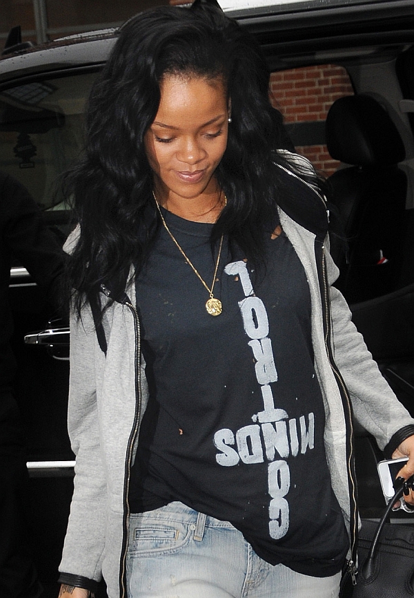 Rihanna Control Minds