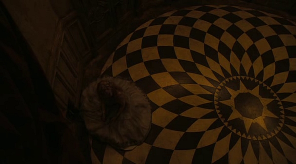 Alice Checkered Floor