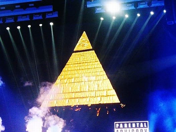 Miley Illuminati